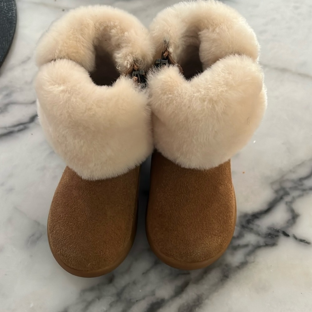Never been worn tan toddler uggs